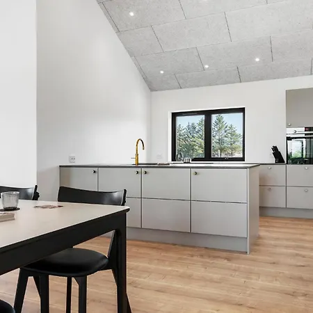 Nyaraló Stunning In With Sauna *